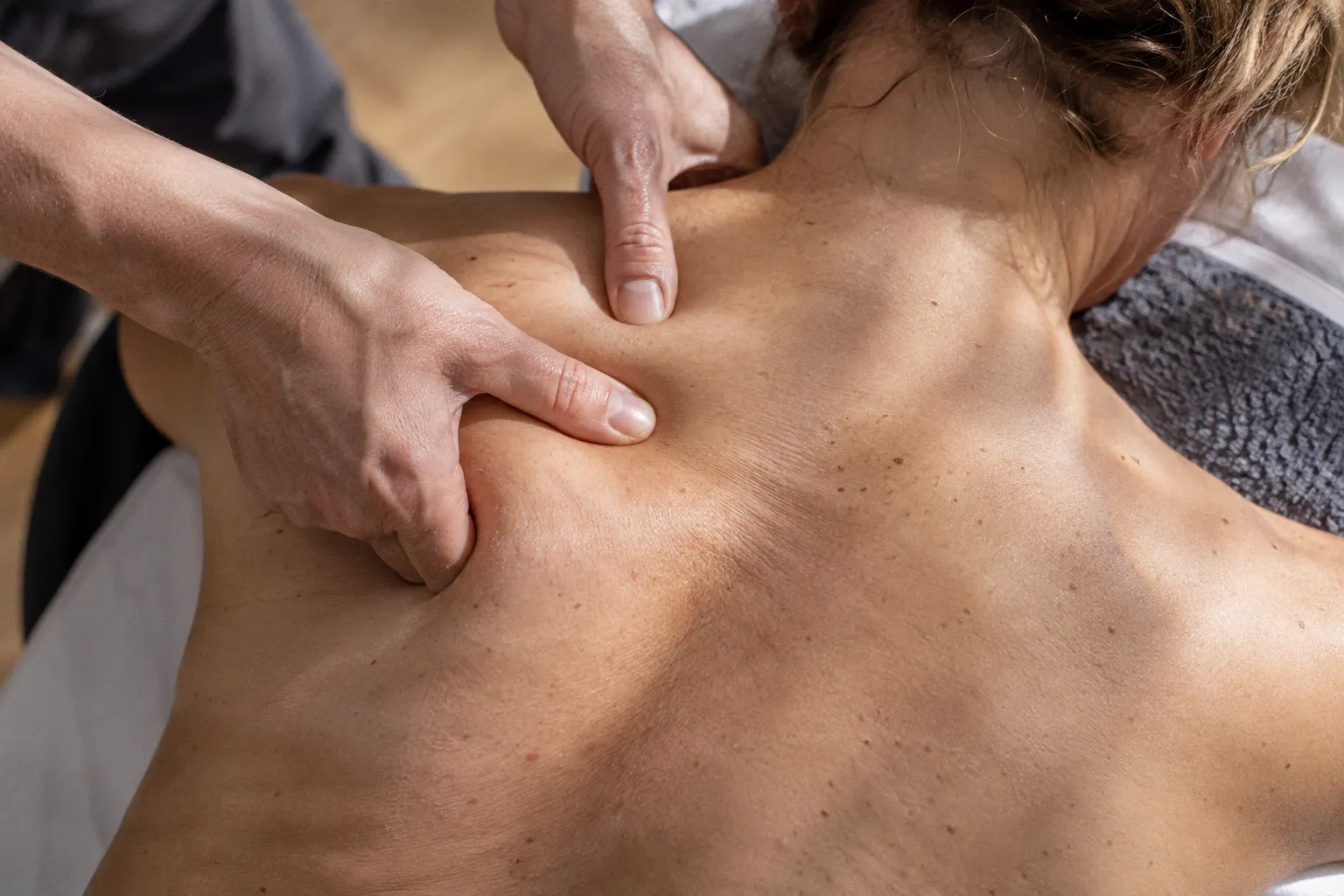 Myofasziale Therapie nach Brustkrebs: Neue Studie prüft klinische Effekte